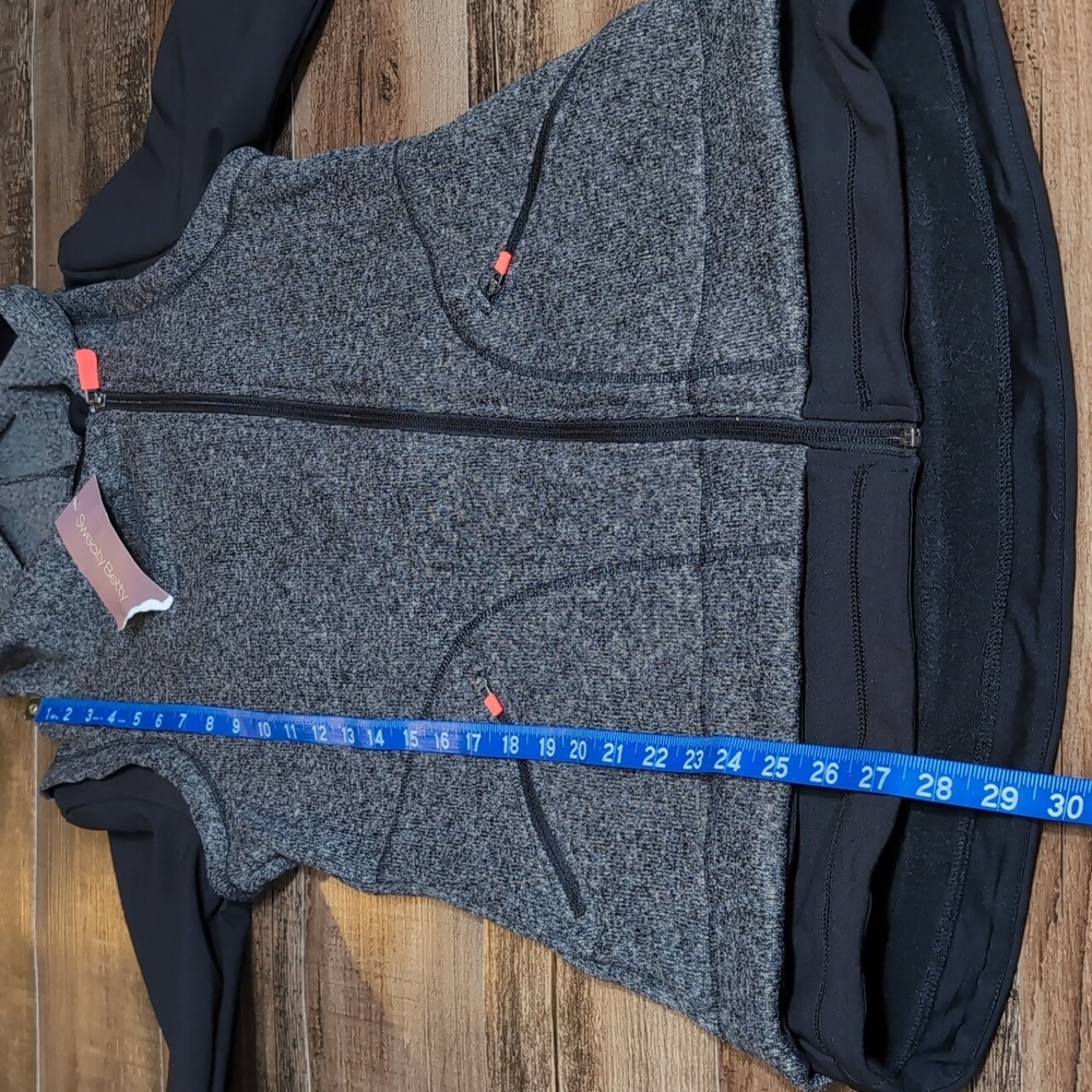 *NWT* Sweaty Betty Optimal Training Performance Hoodie Size XS Asymmetrical Zip - Picture 13 of 14